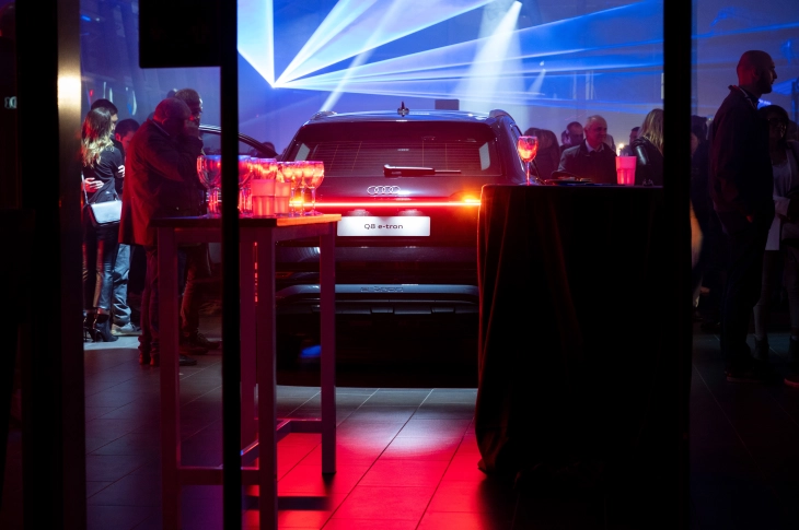 Sfoglia la Gallery dell'Evento Audi Electric Show dedicato alla Nuova Audi Q8 e-tron e a tutta la Gamma e-tron!